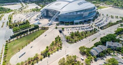 Arlington Home Near AT&T Stadium, Globe Life Field, Six Flags - FREE PARKING!!!