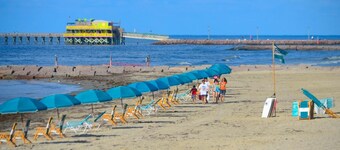 HEATED POOL, HOTTUBS, OCEAN/ GULF VIEW! Top Floor, Kitchen, Modern Decor!