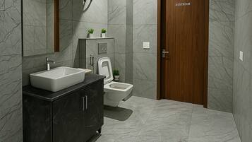 HandtĂŒcher, Seife, Shampoo, Toilettenpapier