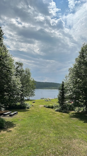 Property grounds - Ultimate Lakeview Cottage Retreat: Hot Tub, Paddle & Play (Bancroft)