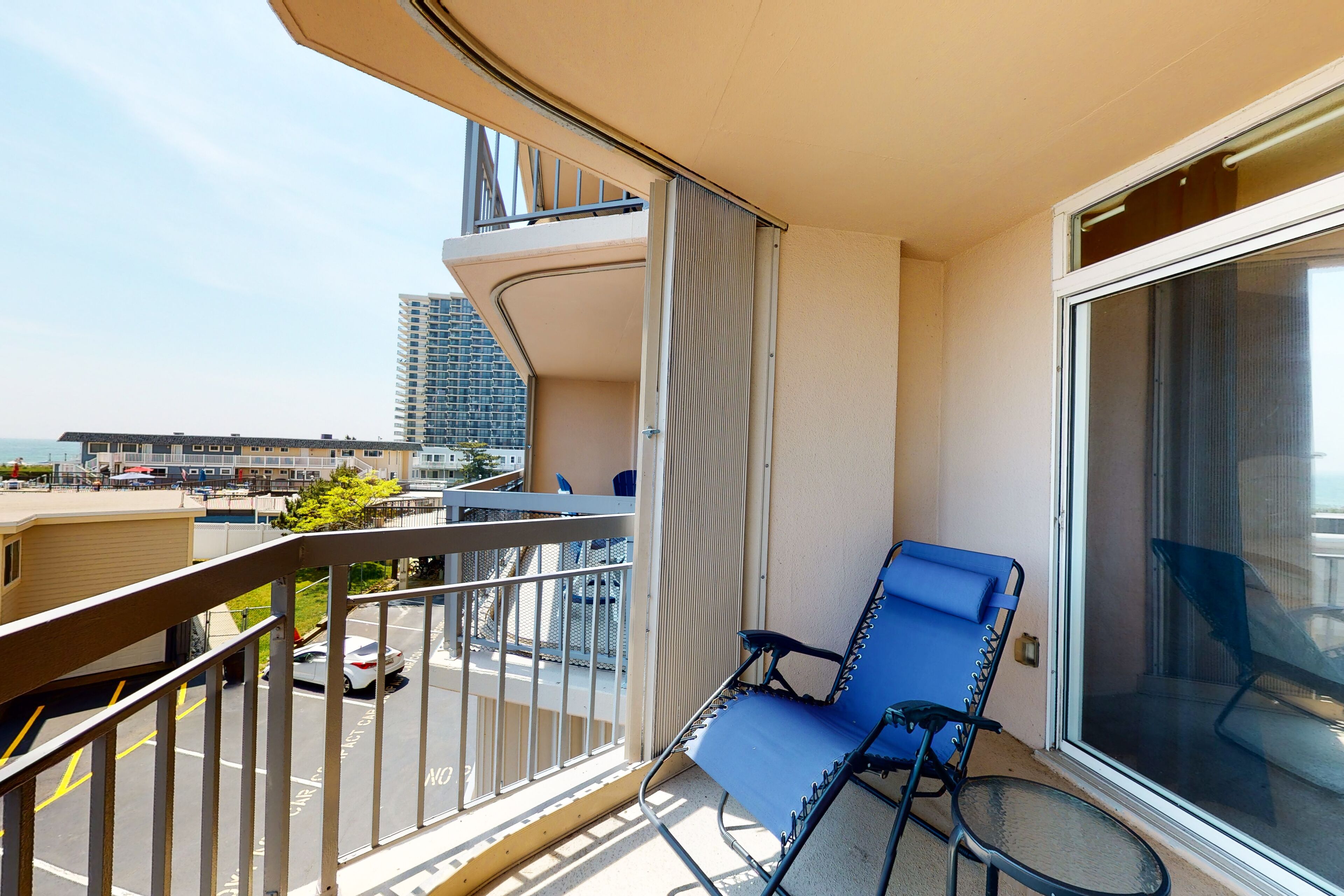Oceanview condo with pool access plus central AC & washer/dryer