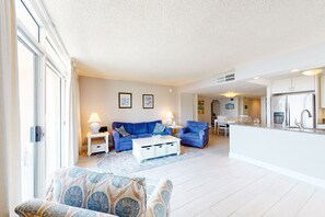 TV, lettore DVD, libri