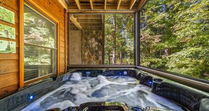 Stunning Mountain Retreat w/ Fireplace, Hot Tub, Enclosed Game Room & Ping-Pong