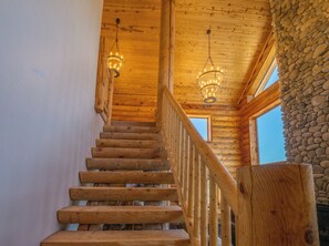 Interior - Woodland Views + Spacious Layout + Gameroom // Sleeps 12 in Beds (Duck Creek Village)