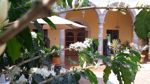Unclassified image, 3 of 11, button - Casa Aroma de Café (Coatepec)