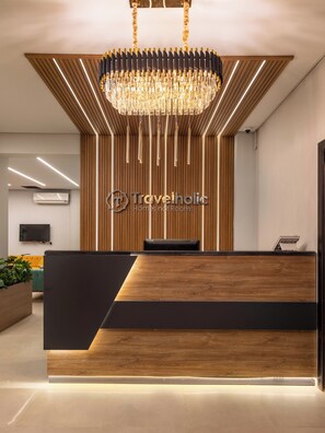 Concierge desk - Travelholic Residence Golden Gates (Cairo)