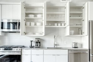 Fridge, microwave, oven, dishwasher - Deluxe Glover Park 1BR w/ Rooftop & W/D, 2 blocks to WF, by Blueground (Washington, D.C.)