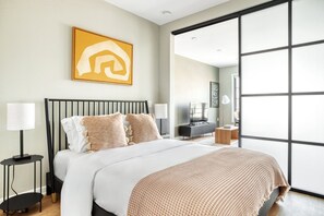 1 bedroom, iron/ironing board, WiFi, bed sheets - Deluxe Glover Park 1BR w/ Rooftop & W/D, 2 blocks to WF, by Blueground (Washington, D.C.)