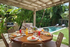 Outdoor dining