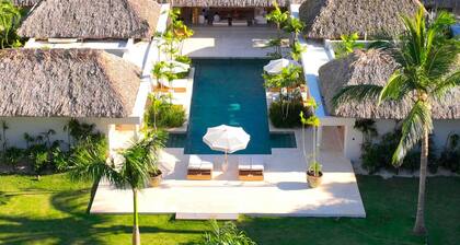 Casa Edén by Luxe Haus™ – Butlered Villa, Staff, Pool, Jacuzzi, Golf Carts