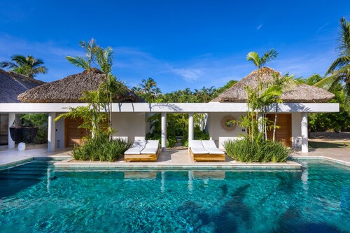 Casa Edén by Luxe Haus™ – Butlered Villa, Staff, Pool, Jacuzzi, Golf Carts