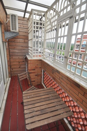 Comfort Suite, 5 Bedrooms, Annex Building | Terrace/patio - YINGXIA KENING (Hengchun)