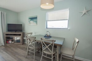 公寓式客房, 3 间卧室 | 用餐