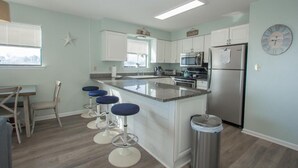 Condo, 3 phòng ngủ | Bếp riêng