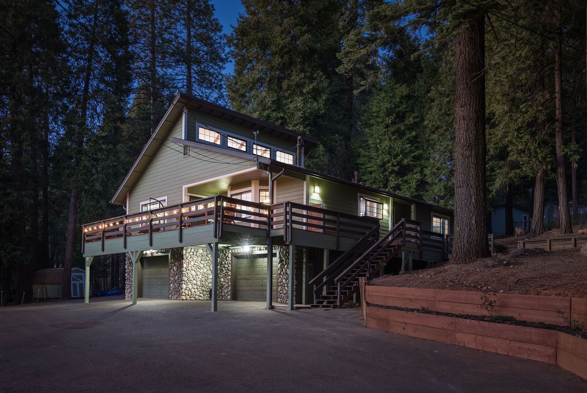 Modern Mountain Retreat - Welcome to Pine Ridge! in Pollock Pines, United States