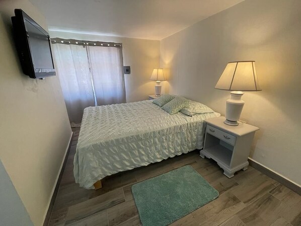 1 bedroom, iron/ironing board, free WiFi, bed sheets - Beautiful little house in front of the Chepe Express train station! (Los Mochis)