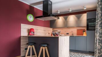 Kühlschrank, Herdplatte, Geschirrspüler