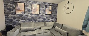 Smart TV, Netflix, streaming services