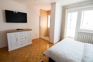 1 habitación, escritorio y wifi gratis