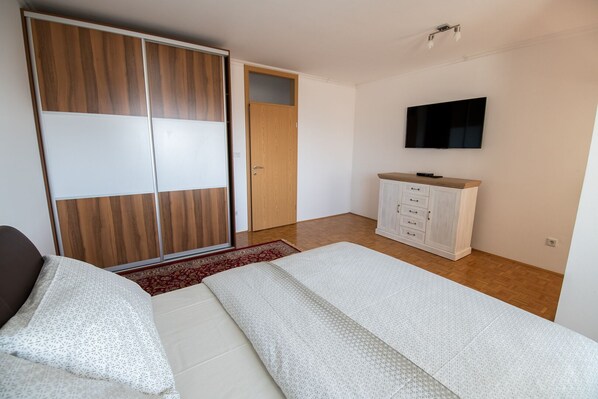 1 habitación, escritorio y wifi gratis 