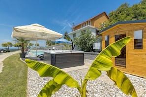 Property grounds - Pool & Whirlpool Villa Art Three (Trebnje)