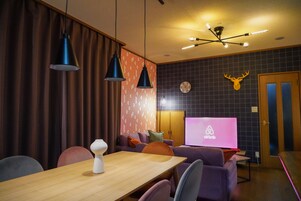 Comfort House | In-room dining