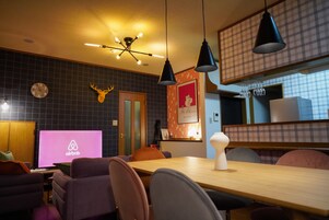 Comfort House | In-room dining