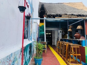 Vista frontal de la propiedad