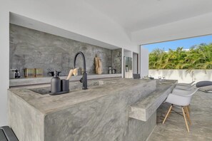 Kühlschrank, Ofen, Herdplatte, Geschirrspüler