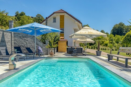 Pool & Whirlpool Art Villas