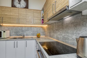 Family Villa, Multiple Bedrooms, Mountainside (Pool & Whirlpool Villa Art Three) | Private kitchen