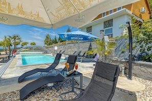 Outdoor pool, a heated pool