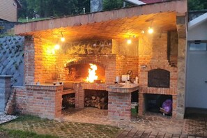 Family Villa, Multiple Bedrooms, Mountainside (Pool & Whirlpool Villa Art Three) | BBQ/picnic Area