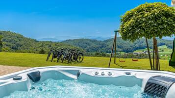 Bathtub spa outdoor