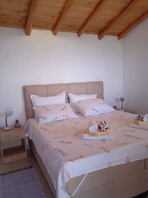 Nhà (One Bedroom Holiday Home with Swimmin) | 1 phòng ngủ, nôi (giường cho trẻ sơ sinh) miễn phí