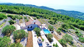 House (One Bedroom Holiday Home with Swimmin) | Exterior