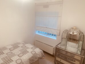 2 chambres, fer et planche à repasser, Wi-Fi gratuit, draps fournis
