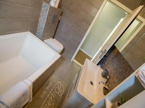 Apartment (Three Bedroom Apartment) | Bathroom - Apartment Noah and Matija (Ston)