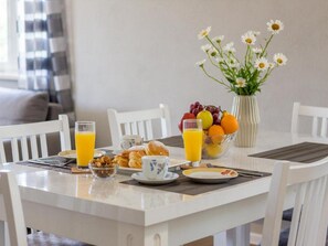 Apartment (Three Bedroom Apartment) | Dining room