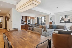 TV, fireplace - The Lion at Vail W302 (Vail)