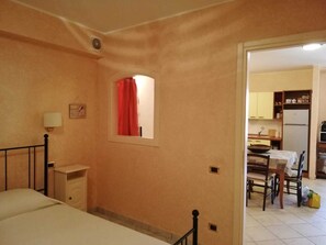 1 Schlafzimmer, Bügeleisen/Bügelbrett, Bettwäsche