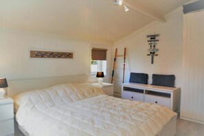 3 bedrooms, iron/ironing board, free WiFi