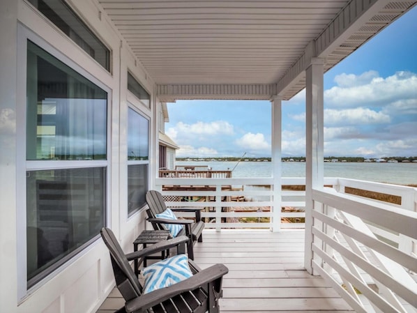 Maison, 3 chambres | Balcon