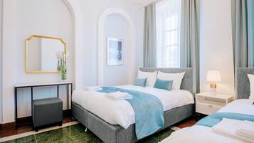 Design Apartment | Minibar, iron/ironing board, free WiFi, bed sheets