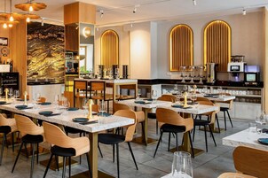 Daily buffet breakfast for a fee