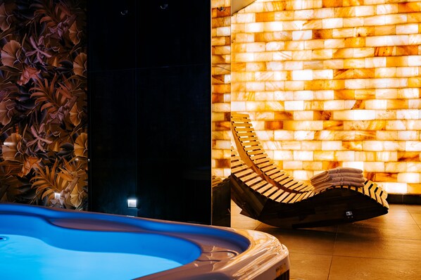 Behandlungsräume für Paare, Sauna, Whirlpool, Warmsteinmassagen