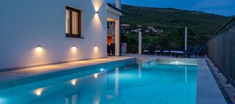 Neu! Luxuriöse Privaten Villa M/pool für 10 Personen 3 km vom Meer Entfernt