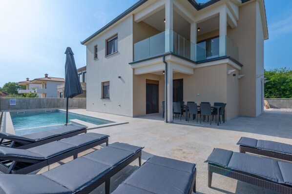 Outdoor pool - Neu! Luxuriöse Privaten Villa M/pool für 10 Personen 3 km vom Meer Entfernt (Diminici)