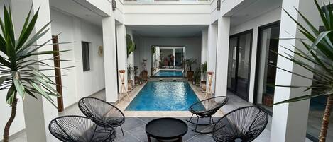 Outdoor pool, a heated pool