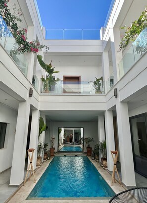 Outdoor pool, a heated pool - Villa en Exclusivité au Cœur de la Medina (marrakech)